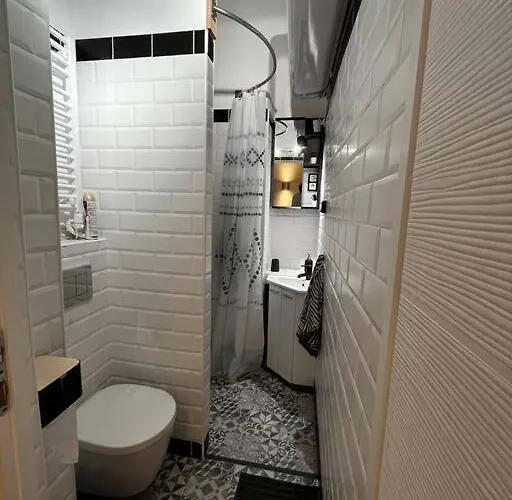 Renovated Stylish Flat At The Castle&metro Lejlighed