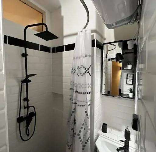 Apartament Renovated Stylish Flat At The Castle&metro *