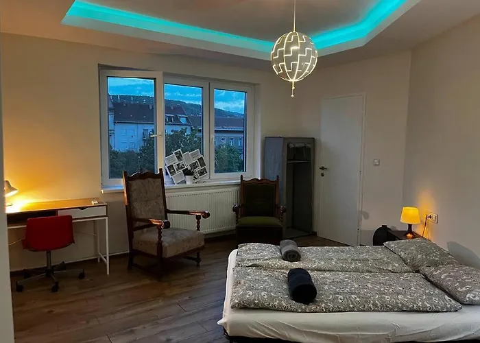 Renovated Stylish Flat At The Castle&metro Apartamento